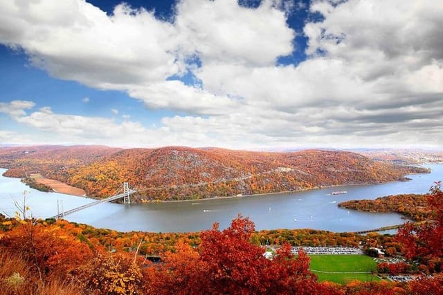 Private Fall Foliage Helicopter Tour from Westchester for 2-6 - Photo 1 of 6